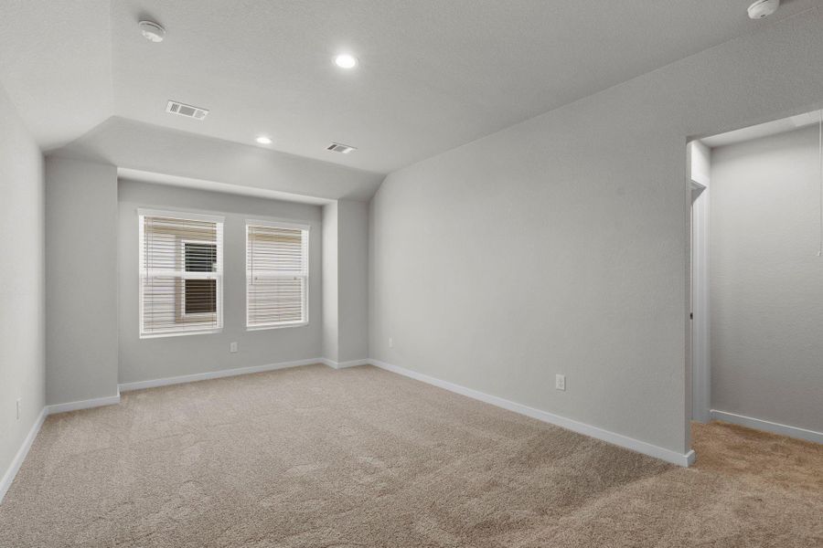 Spacious, unfurnished interior of a new home in Cypresswood Landing, Humble (Image 24).