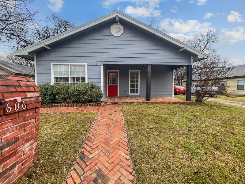 Bungalow-style house with a covered front porch