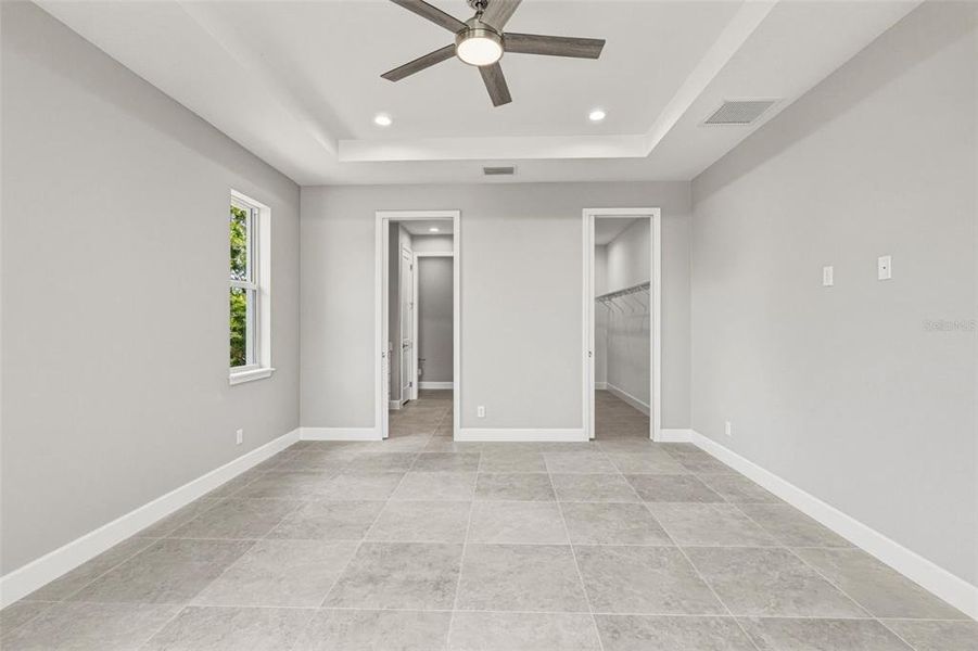 Spacious, unfurnished interior of a new home in , Rotonda West (Image 20).