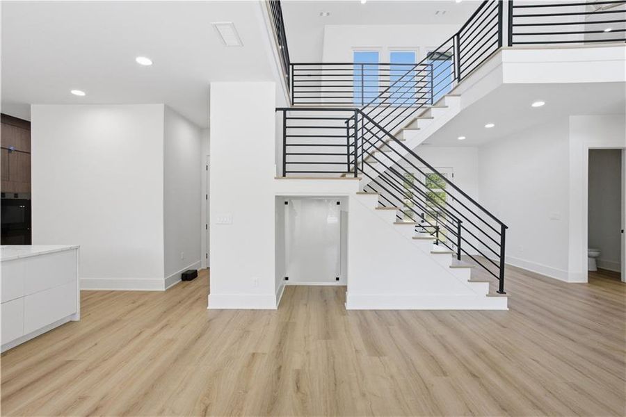 Spacious, unfurnished interior of a new home in , Duluth (Image 70).