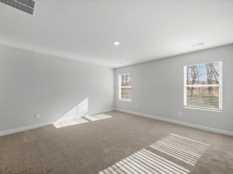 Spacious, unfurnished interior of a new home in Cedar Shoals – Heritage Collection, Piedmont (Image 15).
