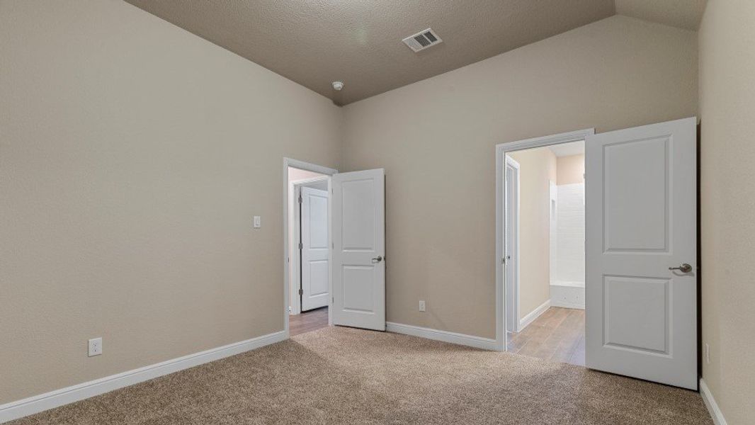 Representative unfurnished interior of a home built from the Guadalupe by D.R. Horton in Eden Ranch, Arlington (Image 33).
