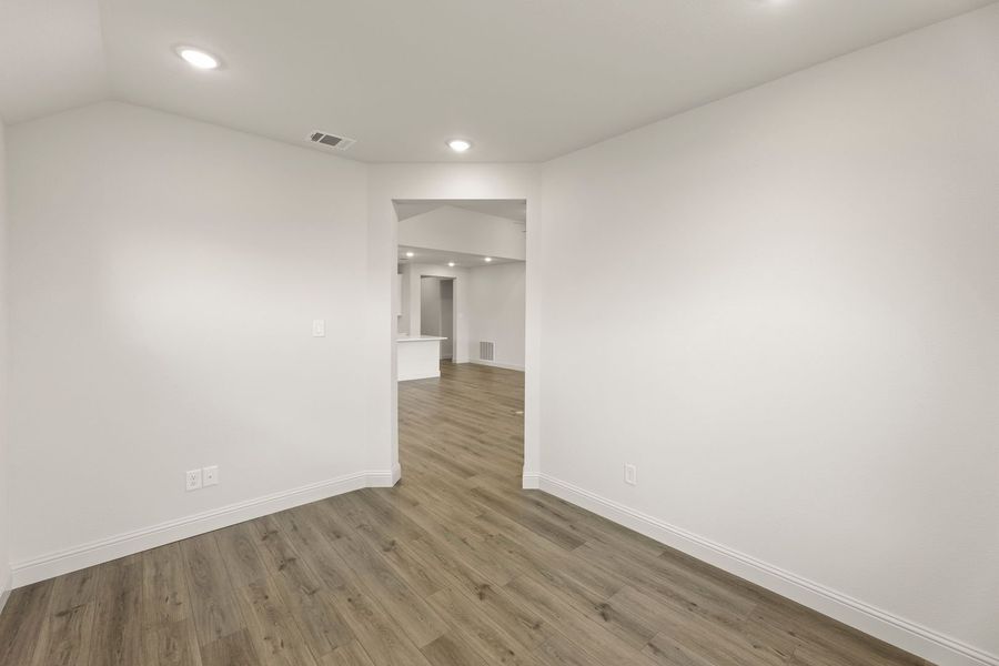 Spacious, unfurnished interior of a new home in Creekside, Royse City (Image 27).