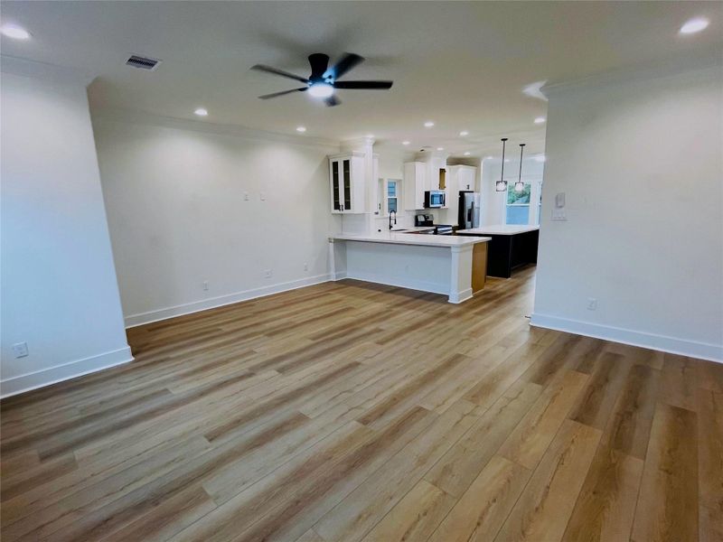 Spacious, unfurnished interior of a new home in , Houston (Image 36).