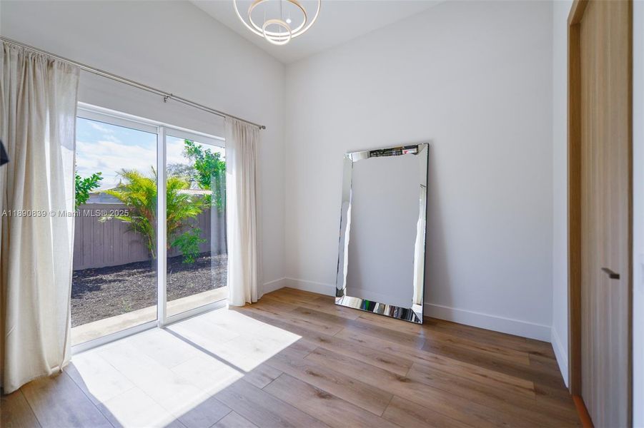 Spacious, unfurnished interior of a new home in , Hallandale Beach (Image 15).