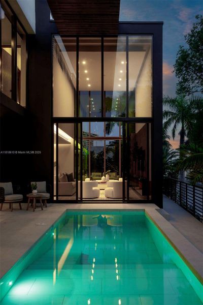 Image 17 of a home in . Image 17 of a home in .