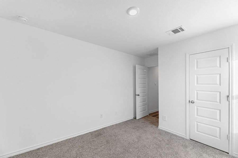 Spacious, unfurnished interior of a new home in Reserve at Mallard Lakes, Orange (Image 17). Spacious, unfurnished interior of a new home in Reserve at Mallard Lakes, Orange (Image 17).