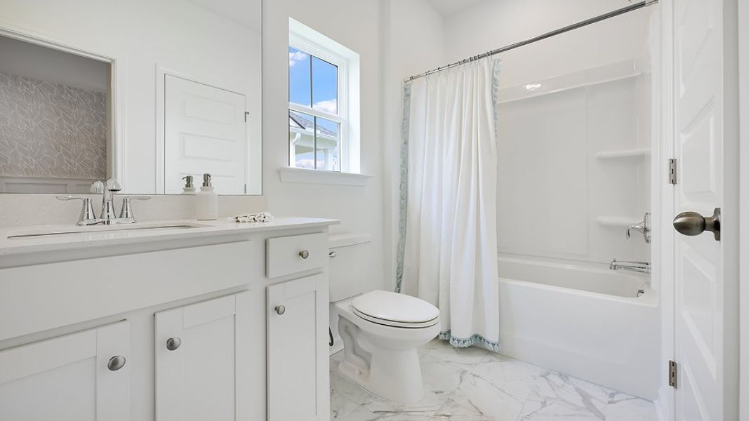 2225 Avery Bath2 F1 9 19 25