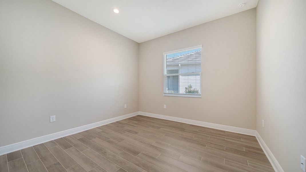 Spacious, unfurnished interior of a new home in Grand Palm, Venice (Image 23).