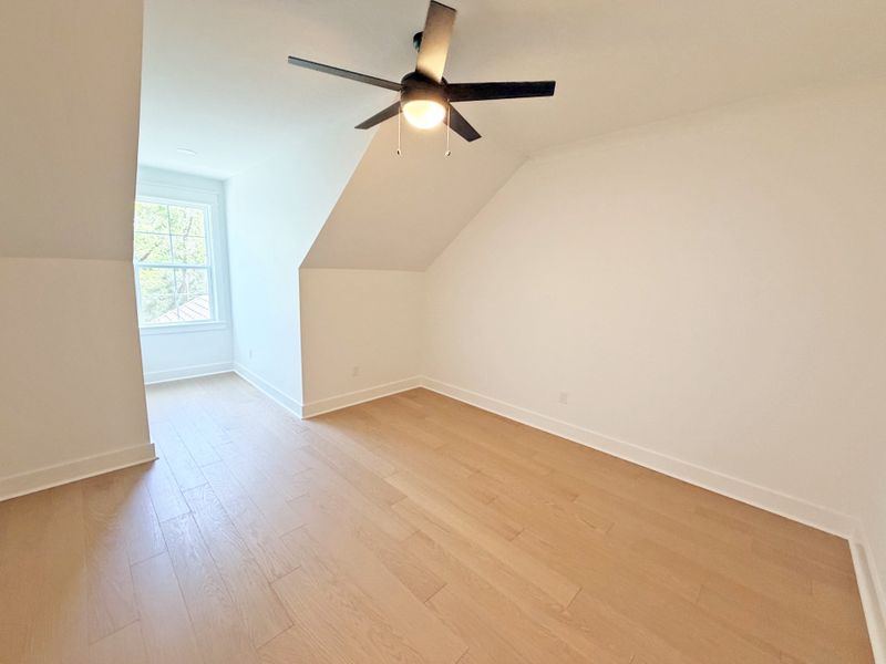 Spacious, unfurnished interior of a new home in Steamboat Landing at Hammock Bay, Freeport (Image 27).