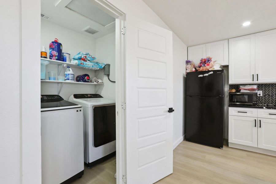 Furnished interior view inside a new home in , Dale (Image 39).
