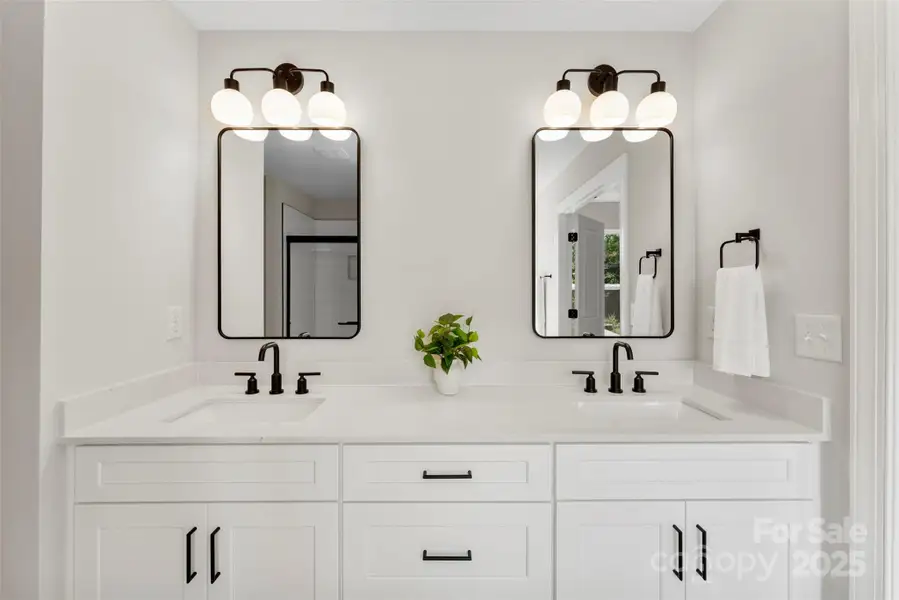 Image 38 of a home in .