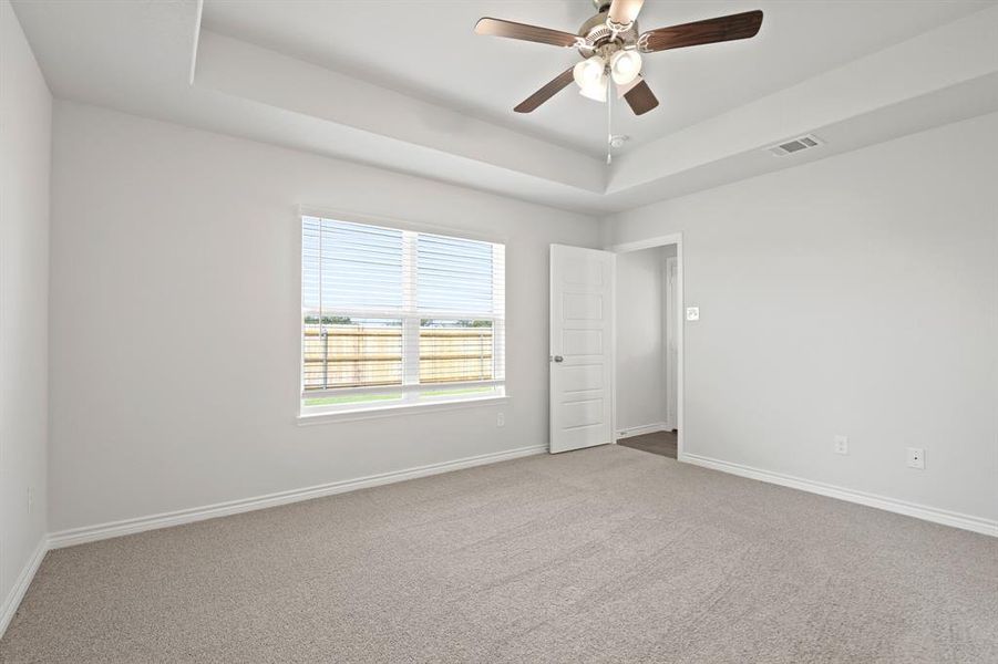 Spacious, unfurnished interior of a new home in Rocky Creek Crossing, Fort Worth (Image 17).