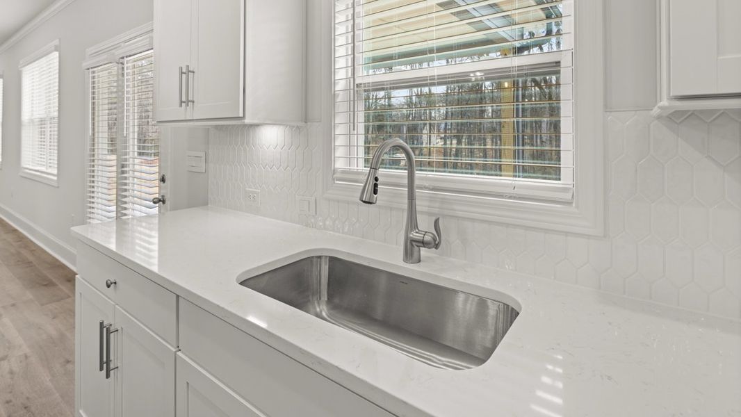 Representative interior finishes for a home built from the Westerly by D.R. Horton in Holland Estates, Powder Springs (Image 17).