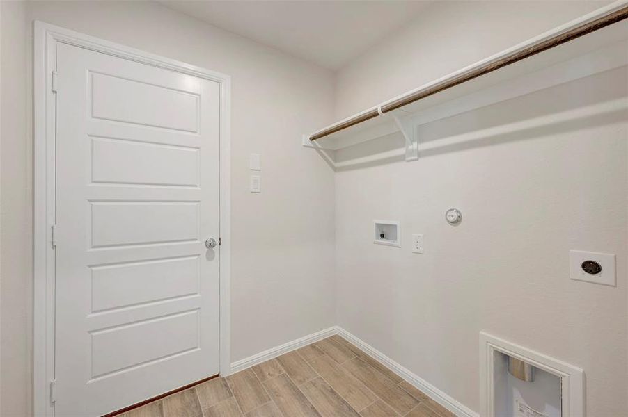 Spacious, unfurnished interior of a new home in The Preserve, Justin (Image 39).