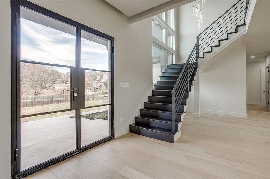 Spacious, unfurnished interior of a new home in , Arlington (Image 26).