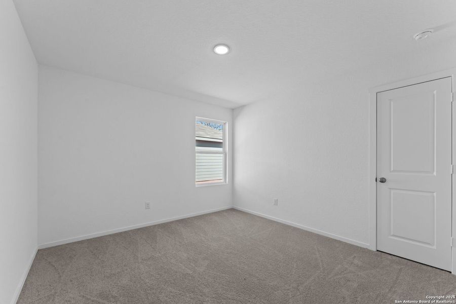 Spacious, unfurnished interior of a new home in Friendship Oaks, Fredericksburg (Image 22).