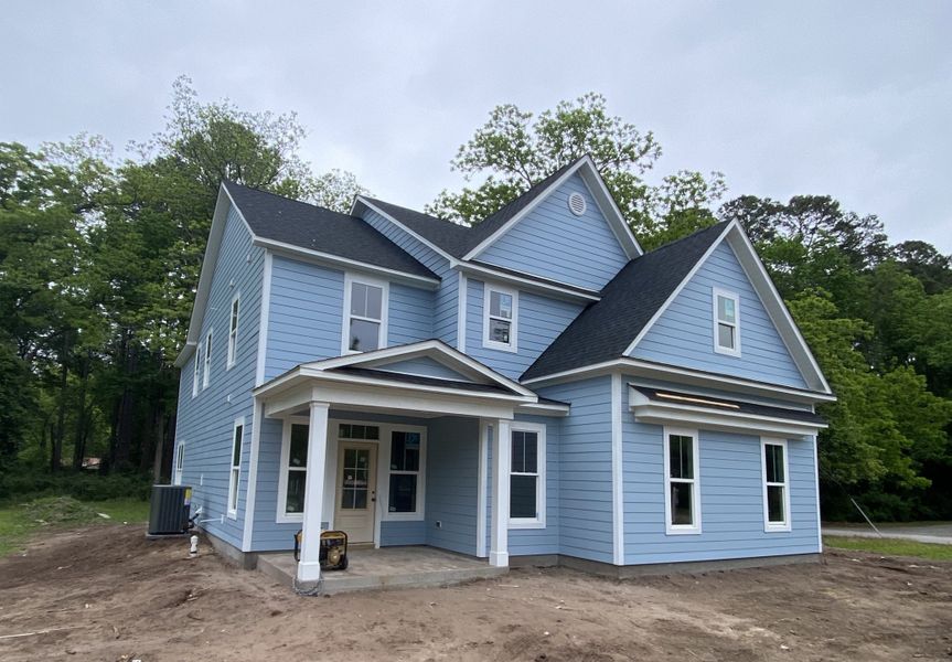 Image 23 of a home in The Bluffs at Lake Waccamaw.