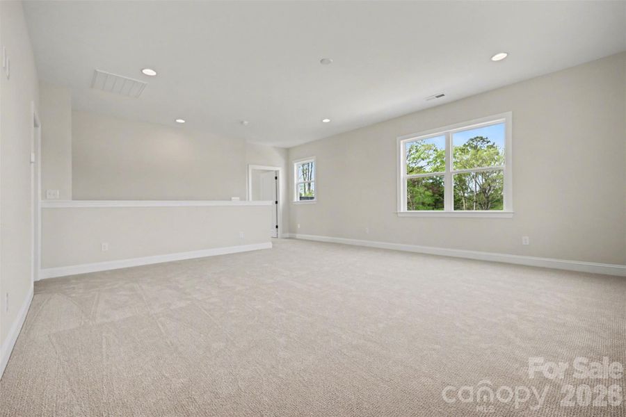 Spacious, unfurnished interior of a new home in Edmunds Farm, Clover (Image 27).