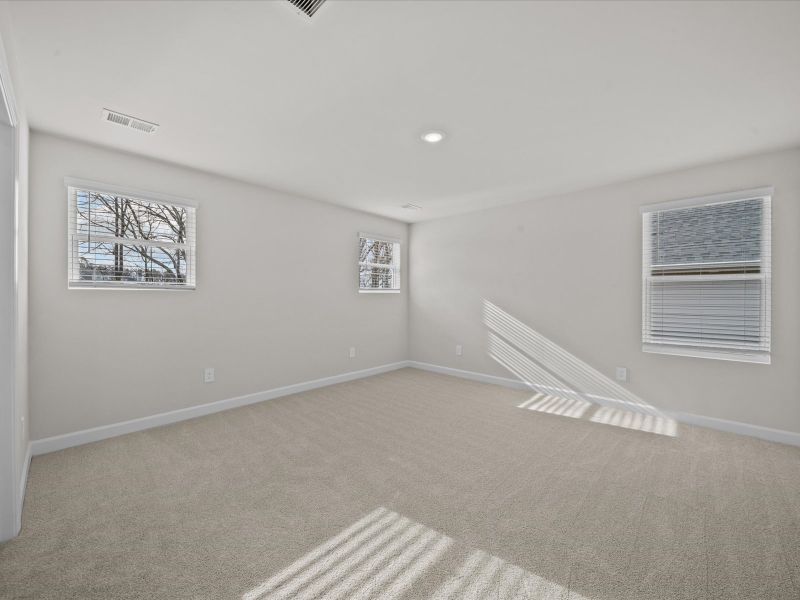 Spacious, unfurnished interior of a new home in Cedar Shoals – Heritage Collection, Piedmont (Image 15).