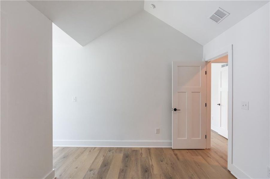 Spacious, unfurnished interior of a new home in , Jefferson (Image 24).