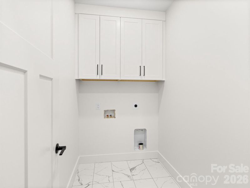 Spacious, unfurnished interior of a new home in , Hendersonville (Image 29).