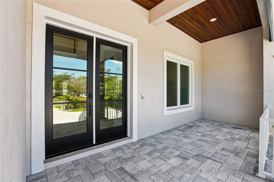 Exterior details and patio area of a home in , Tampa (Image 30).