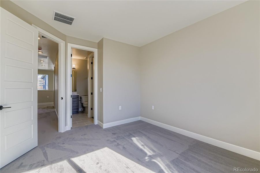 Spacious, unfurnished interior of a new home in Baseline, Broomfield (Image 31). Spacious, unfurnished interior of a new home in Baseline, Broomfield (Image 31).