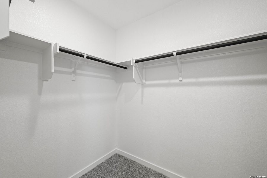 Spacious, unfurnished interior of a new home in Arroyo Ranch, Seguin (Image 10).