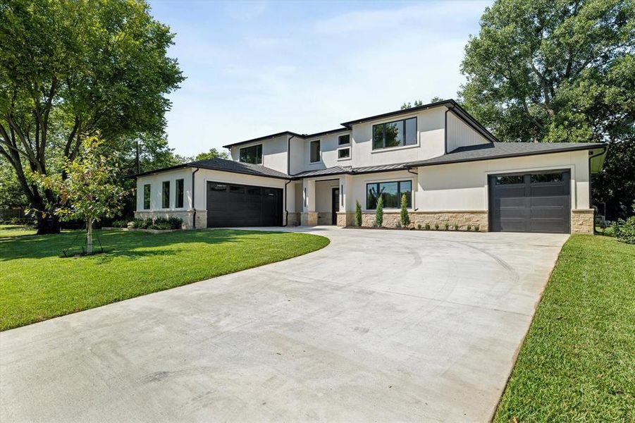 Image 37 of a home in .