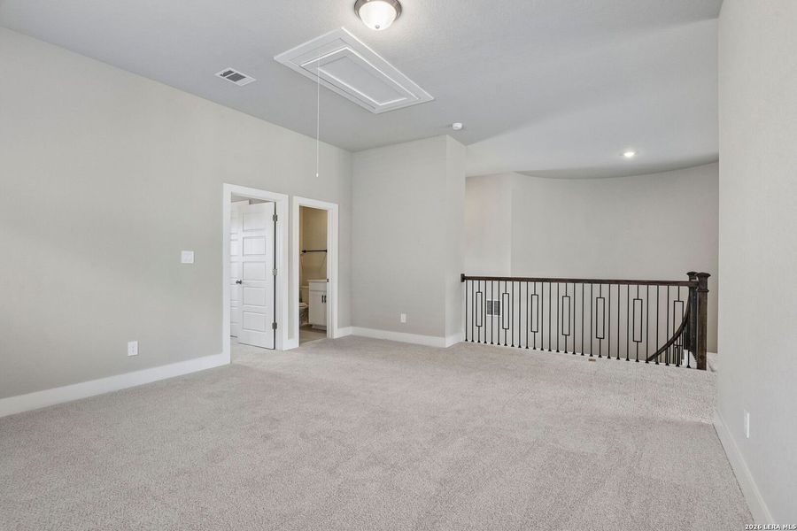 Spacious, unfurnished interior of a new home in Fox Falls, Boerne (Image 28). Spacious, unfurnished interior of a new home in Fox Falls, Boerne (Image 28).