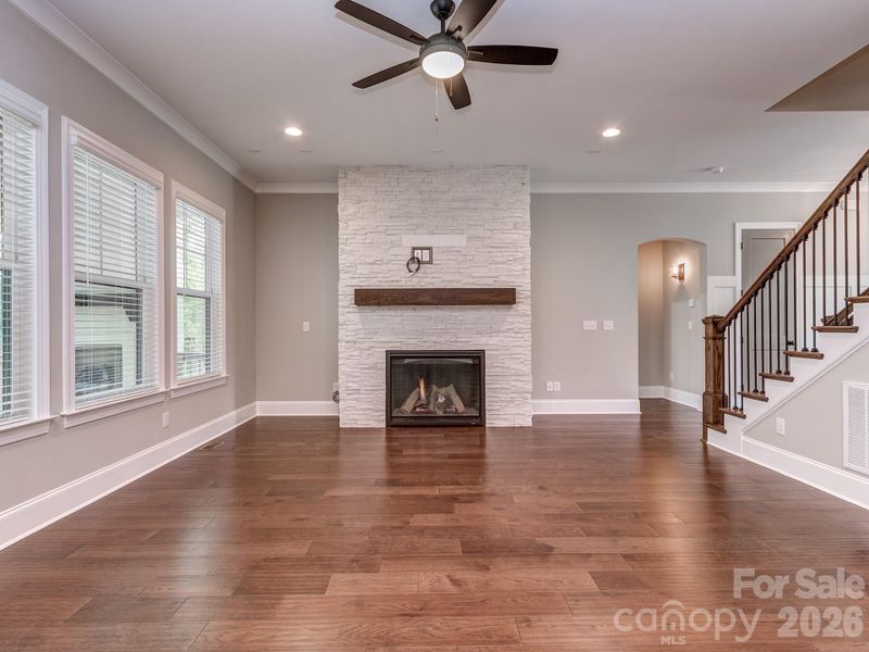 Spacious, unfurnished interior of a new home in , York (Image 25).