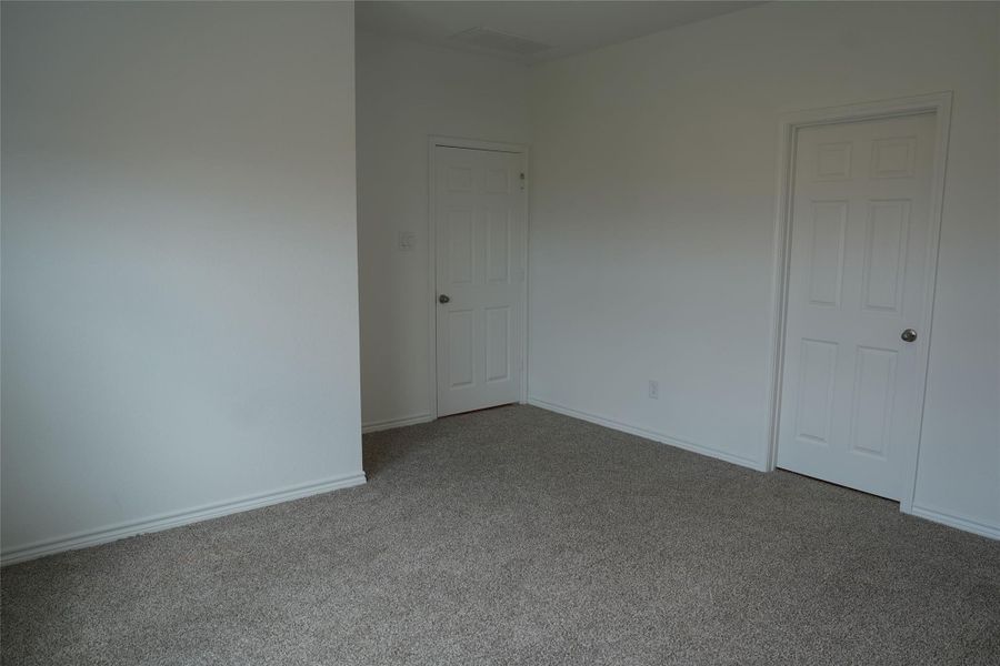 Spacious, unfurnished interior of a new home in , Conroe (Image 8).