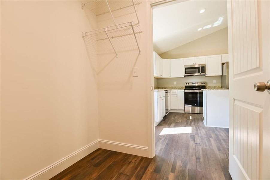 Spacious, unfurnished interior of a new home in , Dahlonega (Image 24).