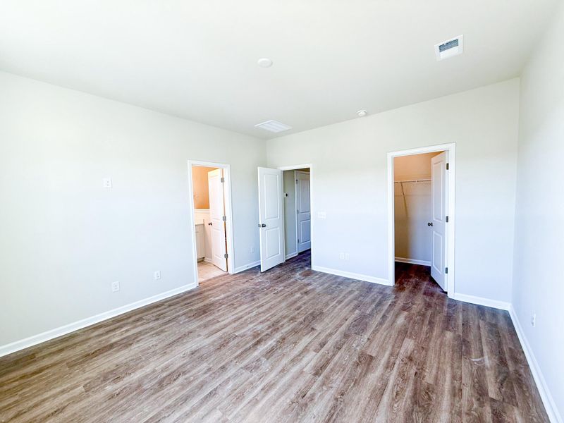 Spacious, unfurnished interior of a new home in Townhomes at Nexton, Summerville (Image 8).