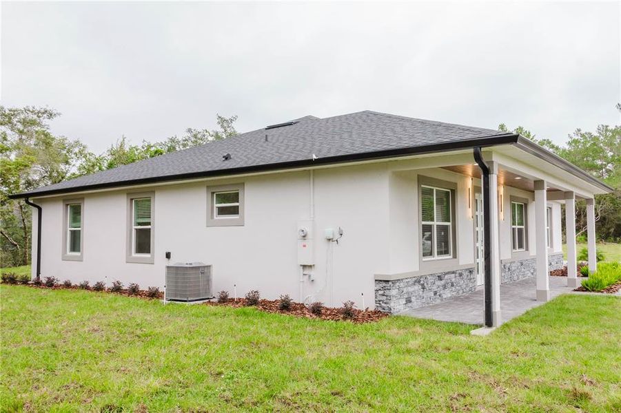 Exterior details and patio area of a home in , Eustis (Image 27).