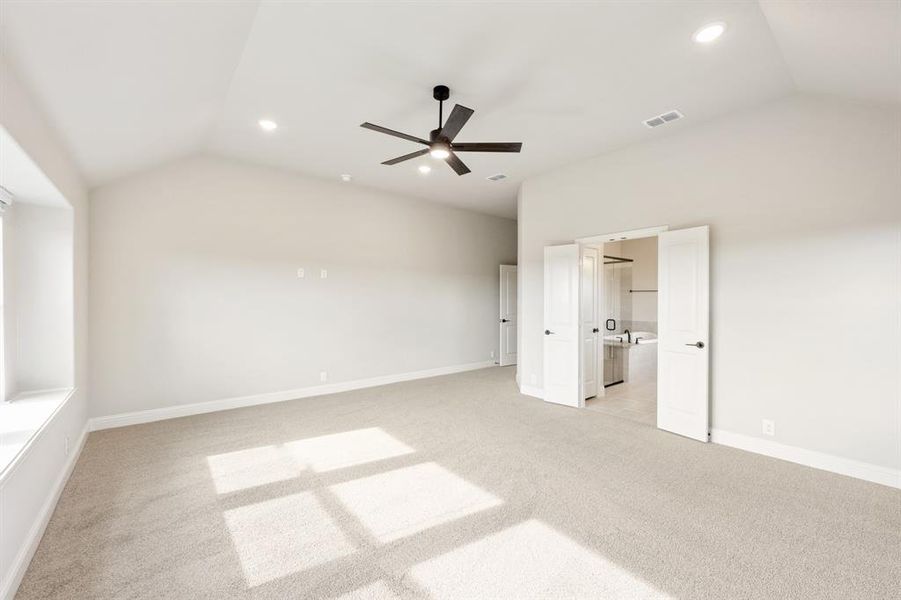 Spacious, unfurnished interior of a new home in Villages of Walnut Grove, Midlothian (Image 25).