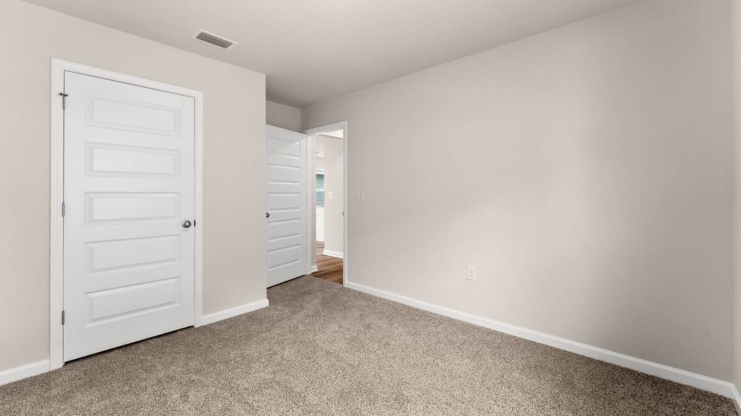Spacious, unfurnished interior of a new home in Chateau Nemours, Port Saint Joe (Image 31).