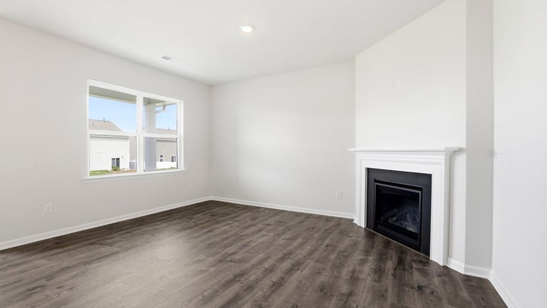 Spacious, unfurnished interior of a new home in Woodglen, Piedmont (Image 19).