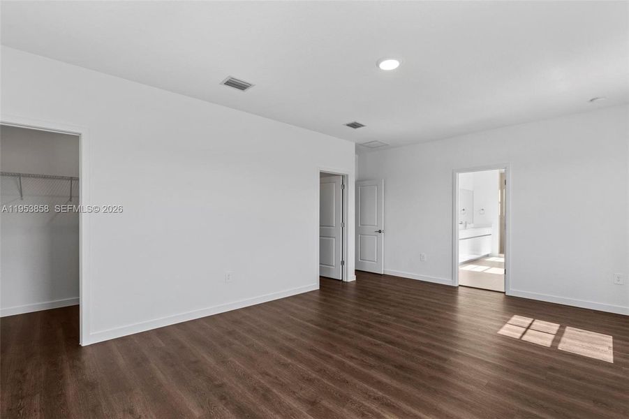 Spacious, unfurnished interior of a new home in , Homestead (Image 15).