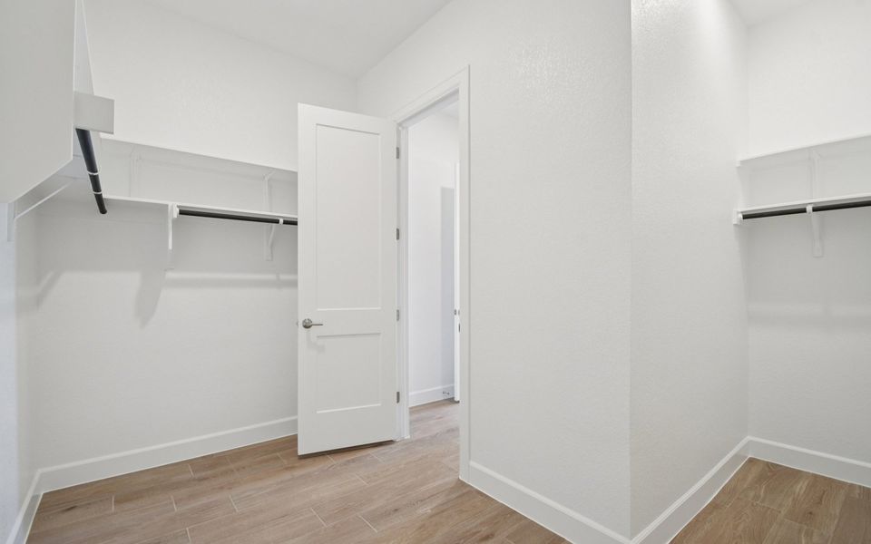 Spacious, unfurnished interior of a new home in Traditional at Kissing Tree, San Marcos (Image 16).