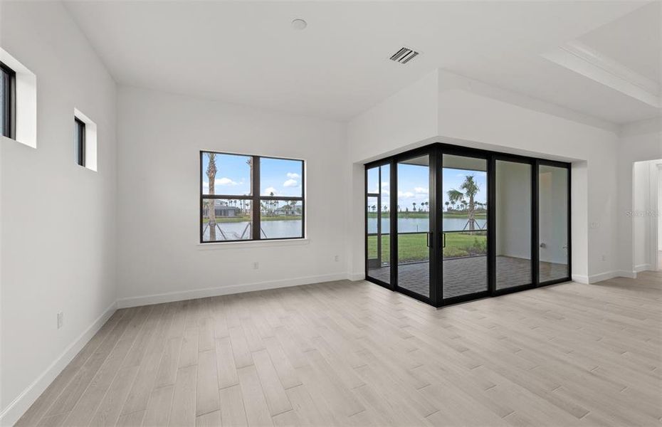 Spacious, unfurnished interior of a new home in Del Webb Catalina, Lakewood Ranch (Image 16).