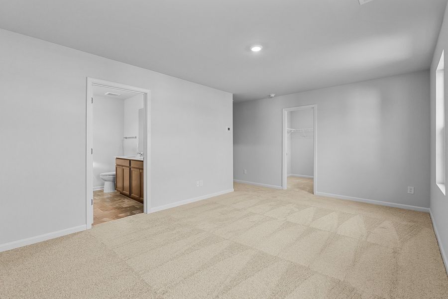 Spacious, unfurnished interior of a new home in Bell West, Kernersville (Image 30).