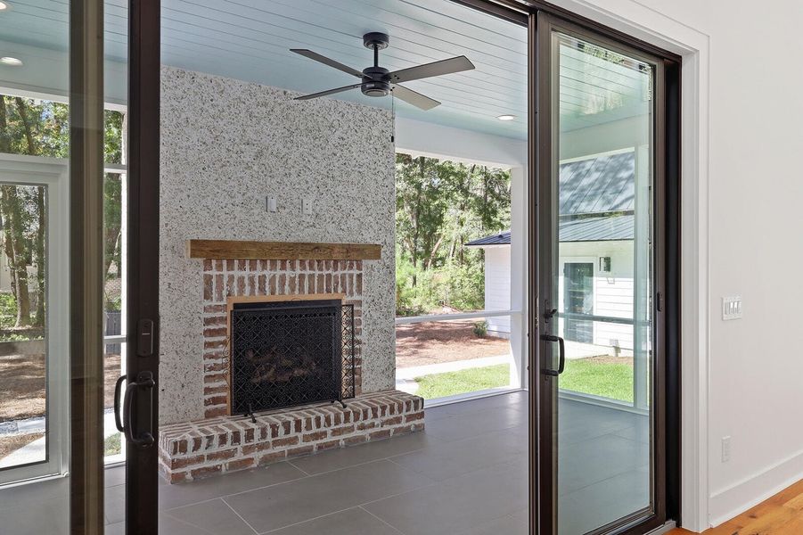 Exterior details and patio area of a home in , Seabrook (Image 31).