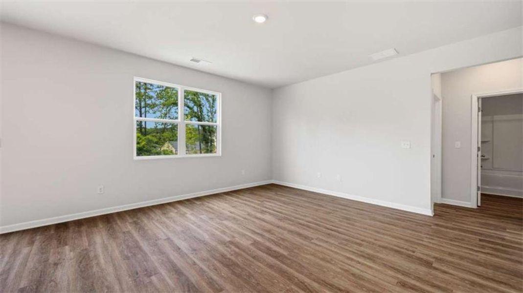 Spacious, unfurnished interior of a new home in Brooks Station, Dacula (Image 20).