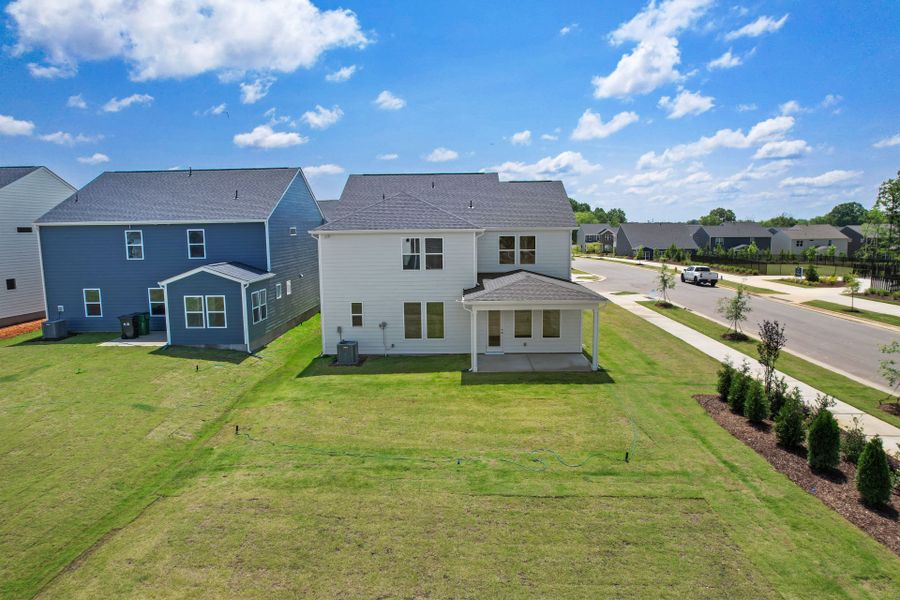 Representative exterior details of a home built from the Tartan by Pulte Homes in Parkside Crossing, Charlotte (Image 21).