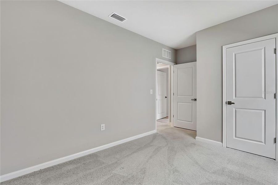 Spacious, unfurnished interior of a new home in , Sumterville (Image 40).