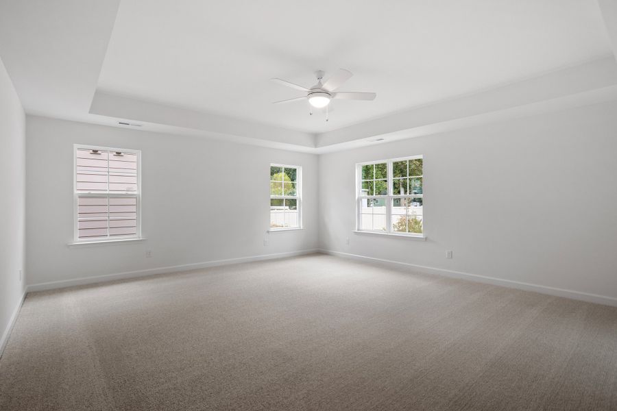 Spacious, unfurnished interior of a new home in Georgias Landing, Raleigh (Image 28).