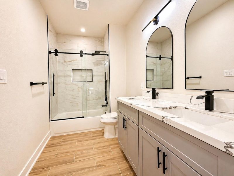 Second Primary Bedroom -Full Bathroom - 1st Floor