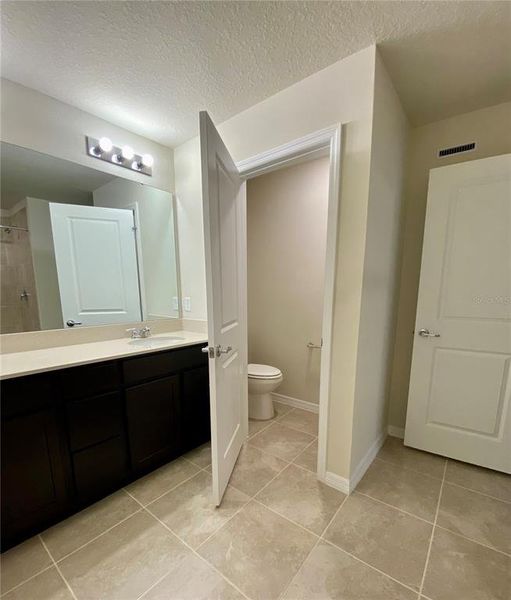 Furnished interior view inside a new home in , Kissimmee (Image 6).